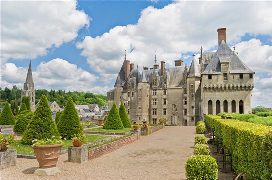 Chateau de Langeais a velo - Camping Loire & Chateaux Brehemont
